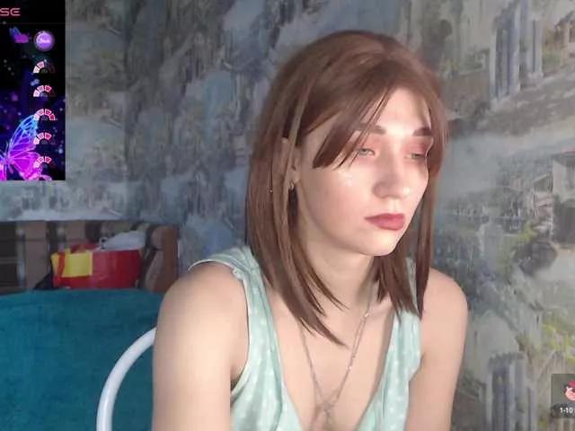 -LauraGold- on BongaCams 