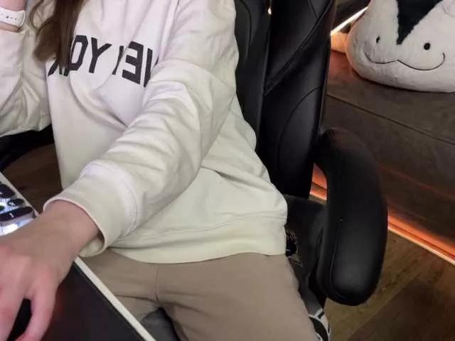Alisa-Cheshirovna