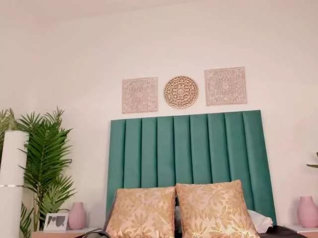 Aluna-Sweet on BongaCams 