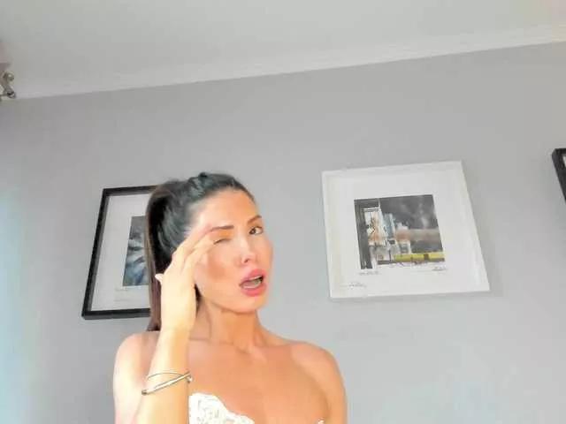 bellahot77