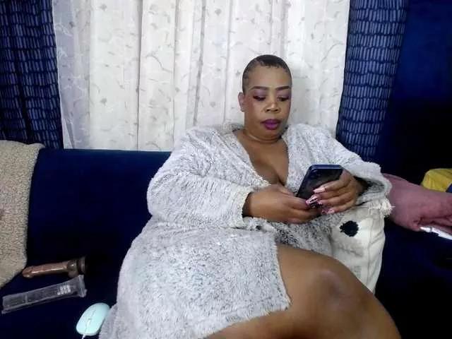 crystalbee on BongaCams 