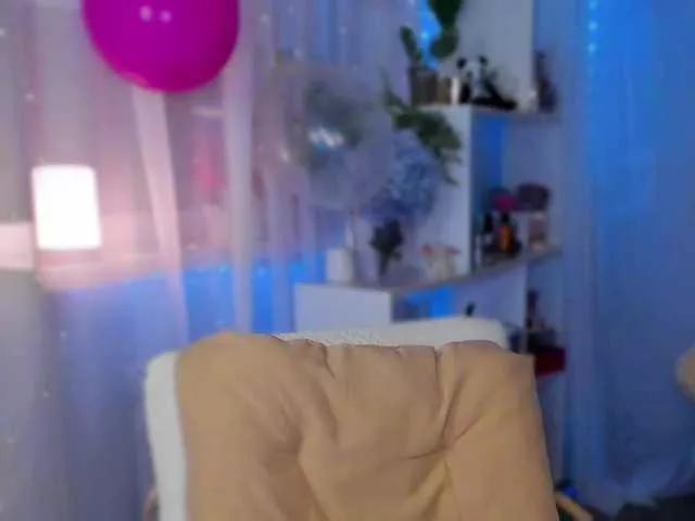 Daisy-777- on BongaCams 