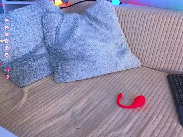 FrankieFoxie on BongaCams 