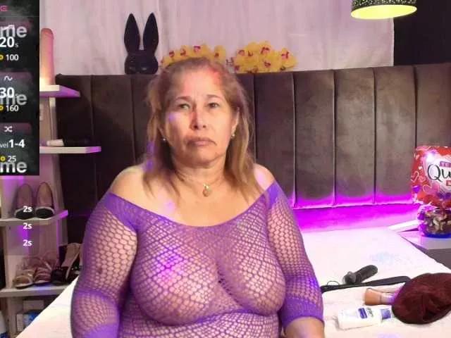 girl-amada on BongaCams