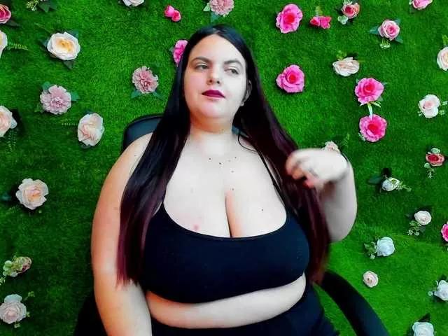 HugeTittiess