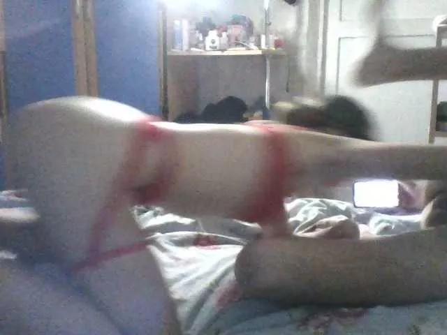 Kri13Max on BongaCams 