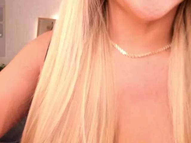 KylieeCooper on BongaCams 
