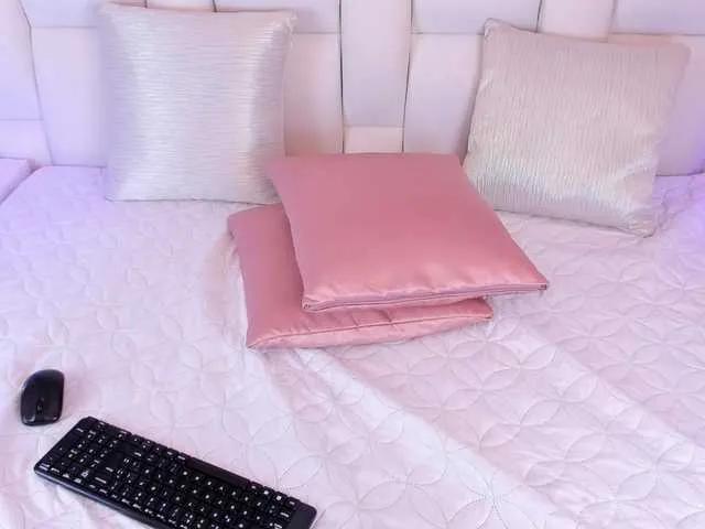 LauraFarell's avatar