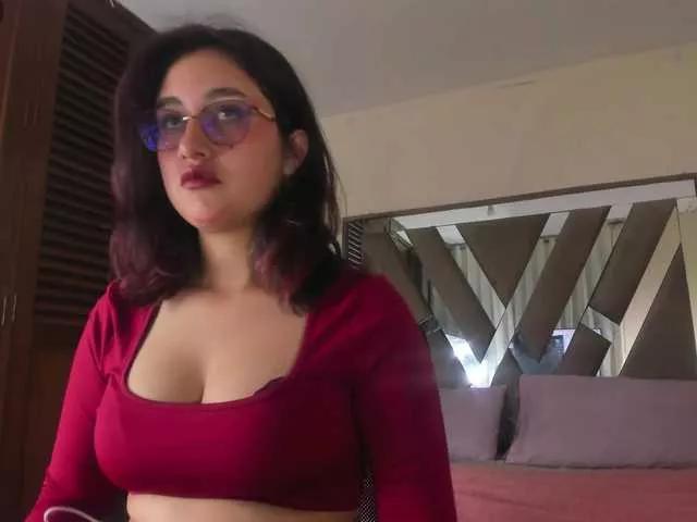 leyladarly on BongaCams 