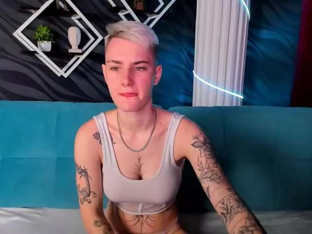 LindaBryantt on BongaCams 