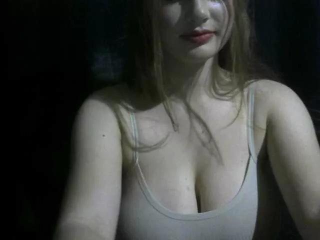 Lizzie0Saint on BongaCams 