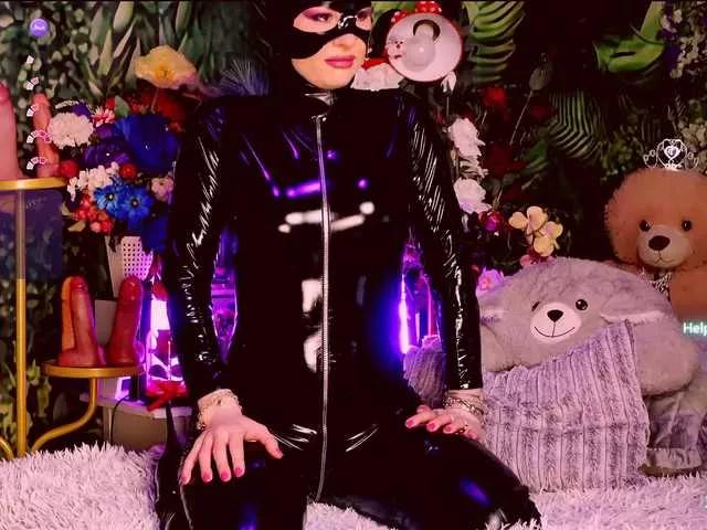 LolaHornyXXX