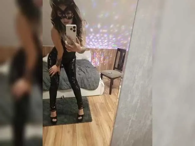 Love-for-two model from BongaCams