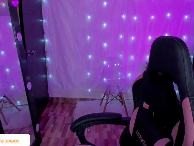 NahiaraEvans- on BongaCams 
