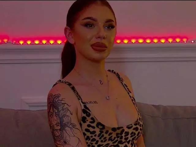 NaomiDyce on BongaCams 