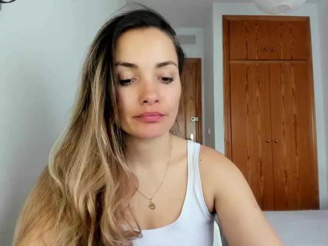 NiaStone on BongaCams 