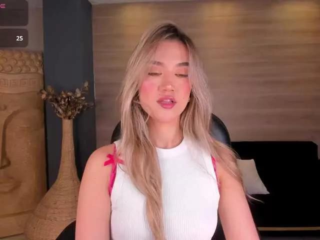 RebeccaHudson on BongaCams 
