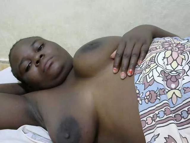 Sexycandy2 on BongaCams 