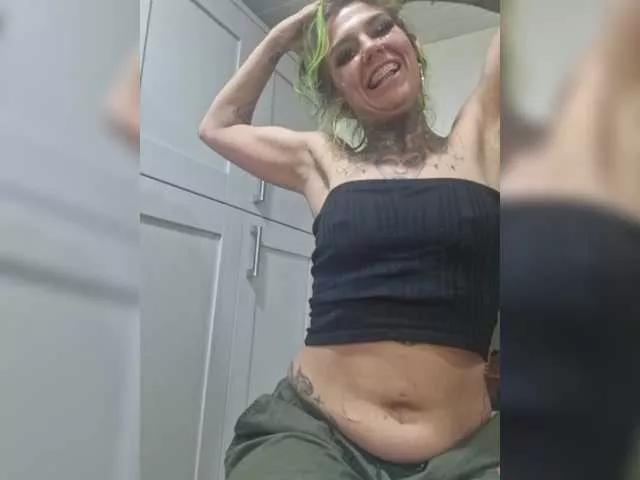 Tattedkyttie94 on BongaCams 