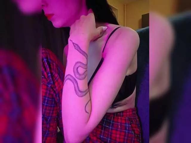 WeQueen- on BongaCams 