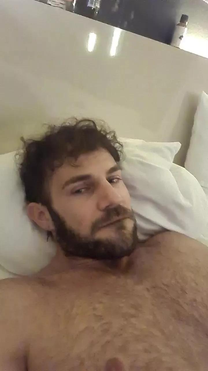 ALPHA_HUNK on Cam4 