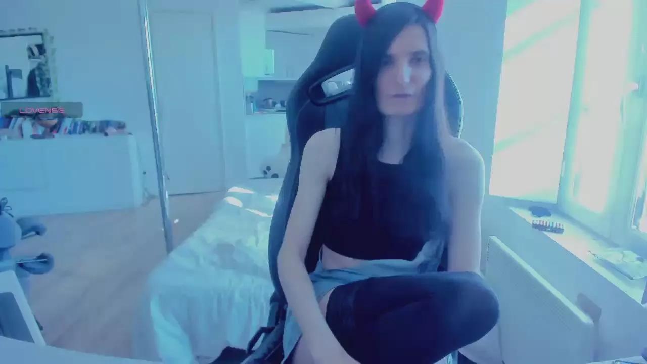 CeriseLapine on Cam4 