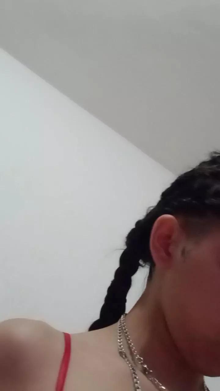 Finita on Cam4 