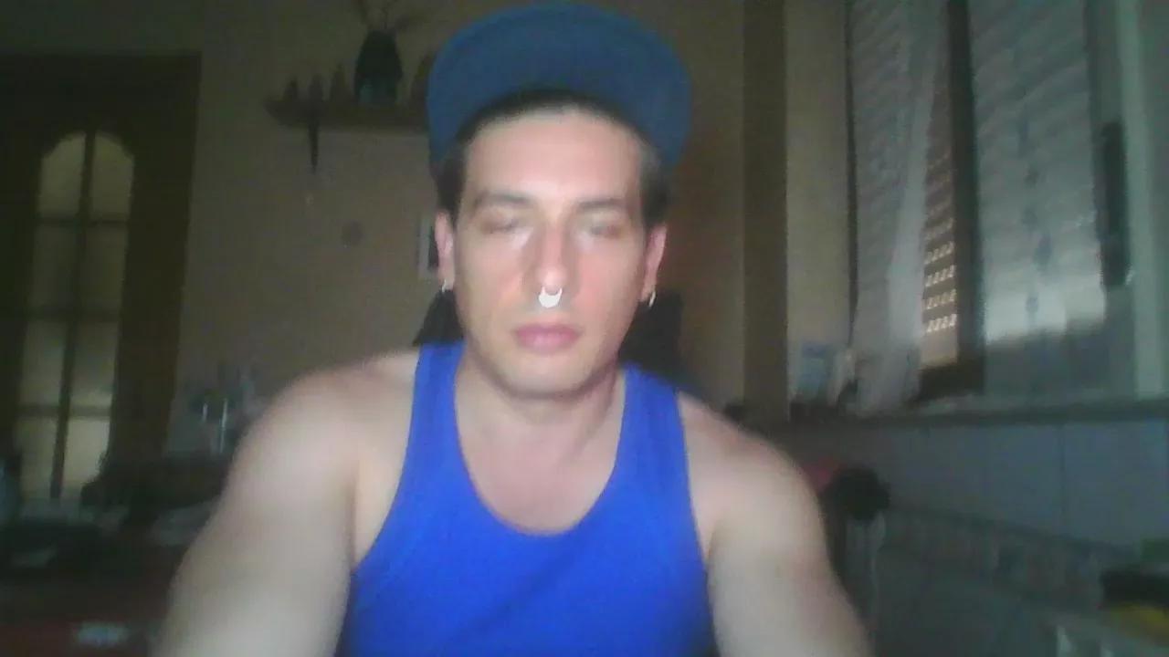 FrankieBully on Cam4 