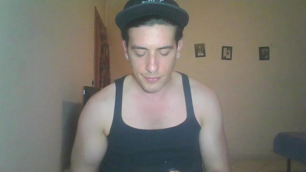 FrankieBully on Cam4 
