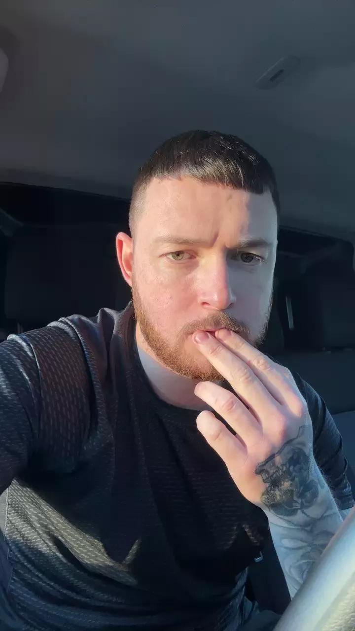 Nicehardon3 on Cam4 