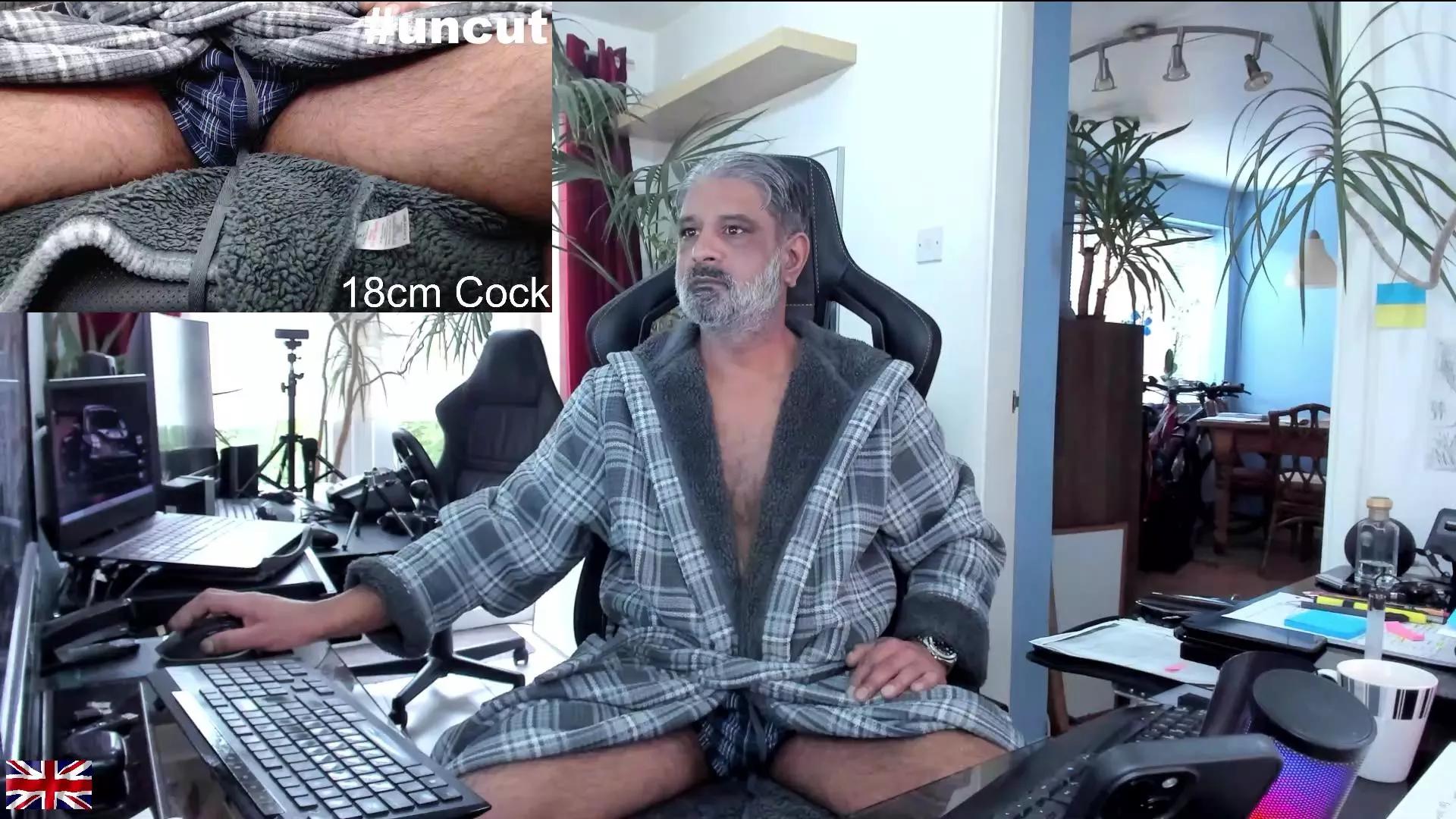 OnlineBossUK on Cam4 