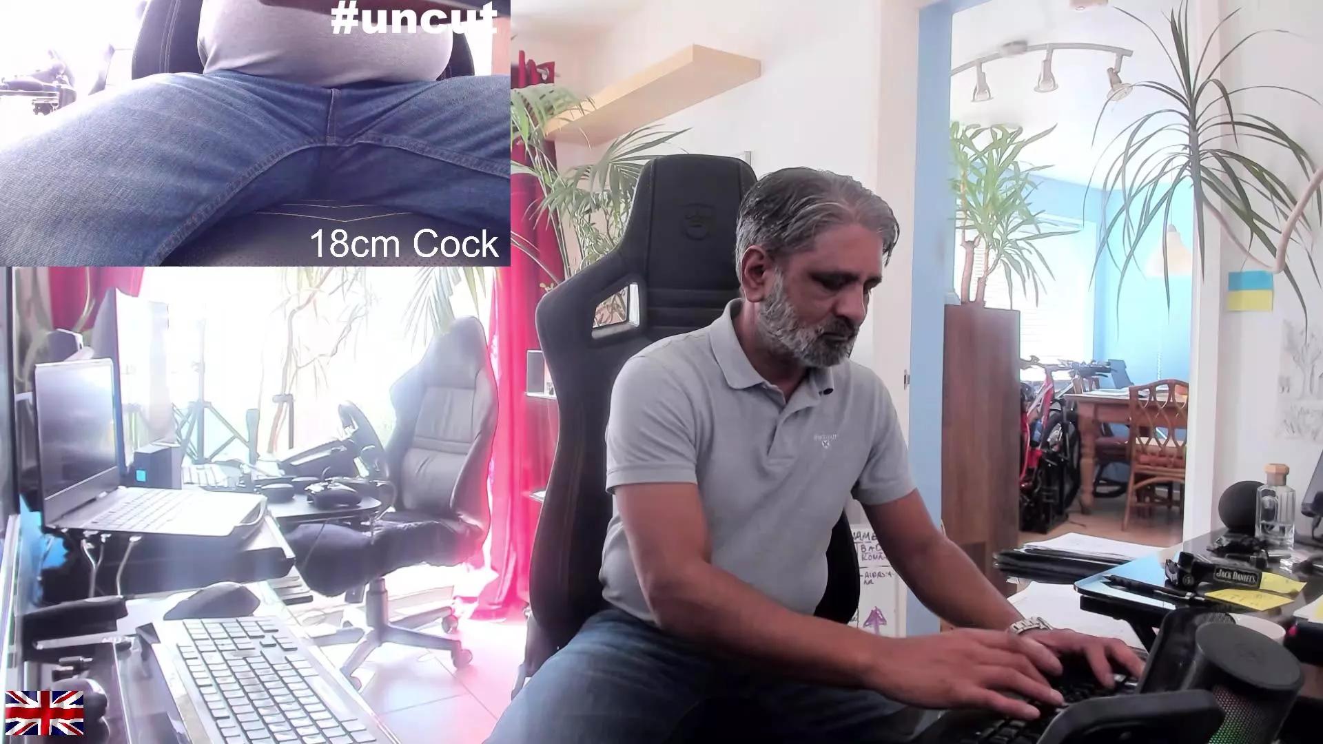 OnlineBossUK on Cam4 