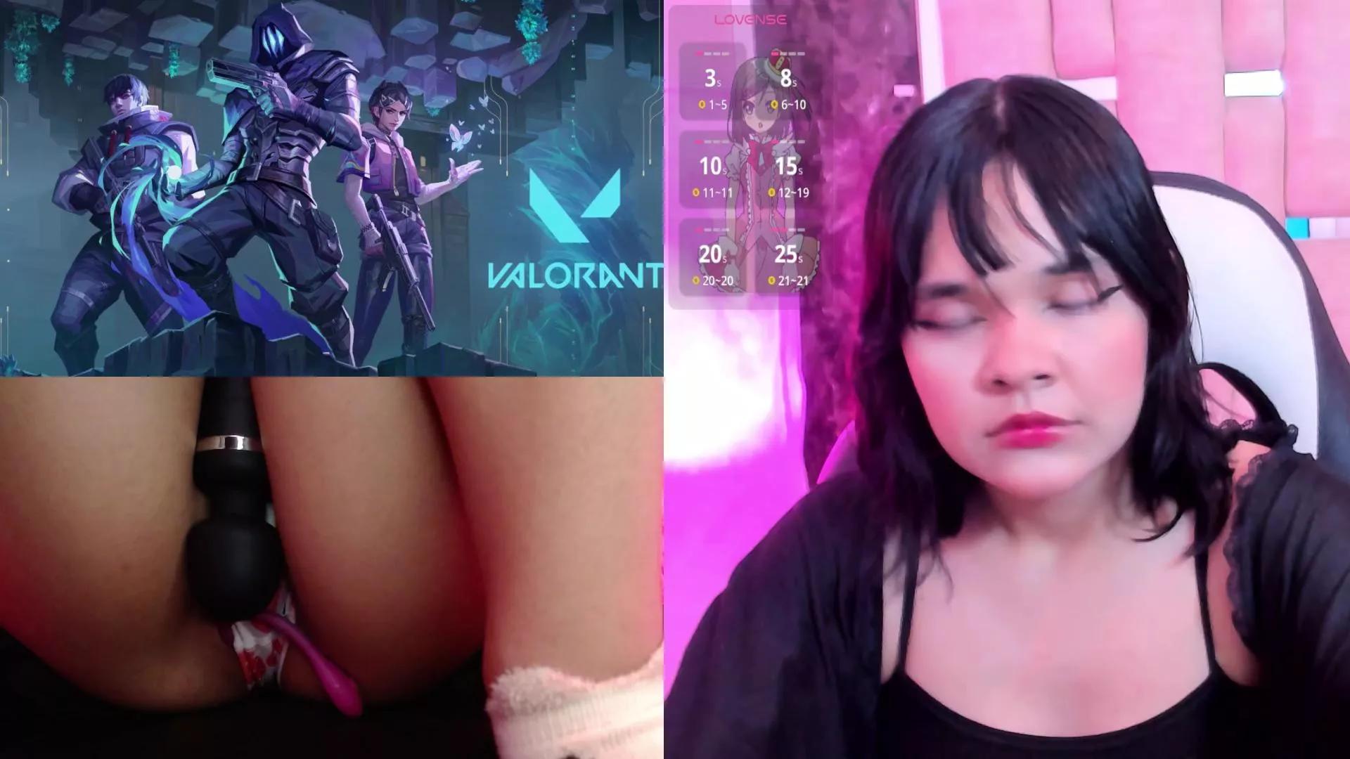 PetiteSally on Cam4 