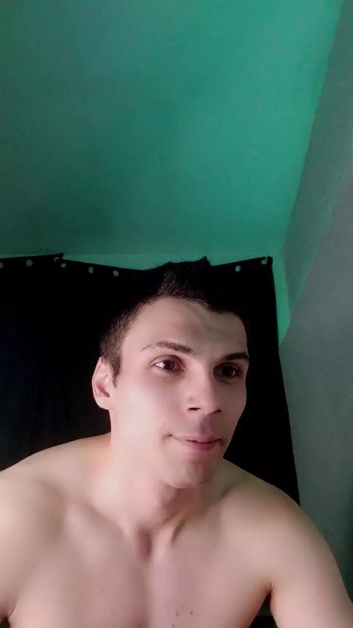 Zyonprive on Cam4 
