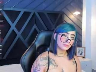 alahia-dangelo on CamSoda 