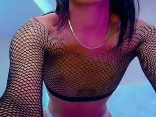 alanna-dollsx on CamSoda 