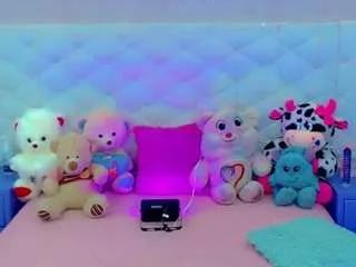 alanna-dollsx on CamSoda 