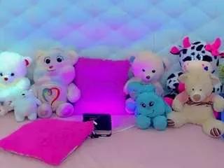alanna-dollsx on CamSoda 