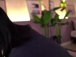 ellediane on CamSoda 