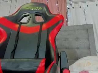 emy-02 on CamSoda 