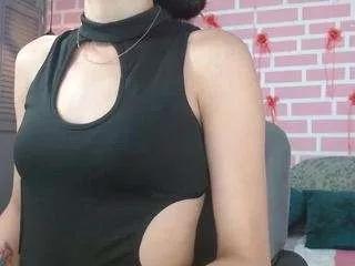 emy-02 on CamSoda 