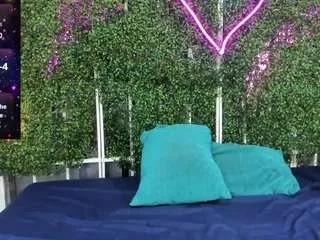 emy-02 on CamSoda 