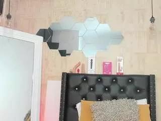 franshesskaa on CamSoda 