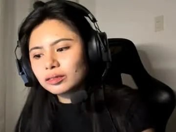 alleendellos — Goal: Get off top <3   Welcome to my cozy little room im Rina #18 and im  #new here and really #shy  , #teen #asian [95 tokens remaining]