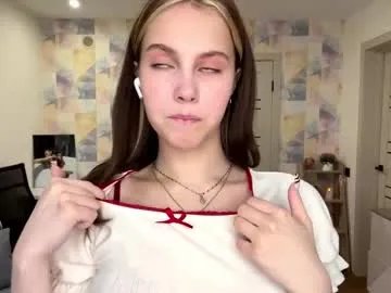 audiedelorbe — GOAL: suck fingers [24 tokens remaining] Welcome to my room! Let's have a good time together #new #18 #shy #skinny #cute