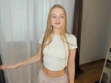 blondysky — When there are 250 online users here, I'll show my ass without shorts   :  Goal --lean on the windowsill ehe-- im  #new here and little #shy but im #blonde and me #18  yo #young [40 tokens remaining]