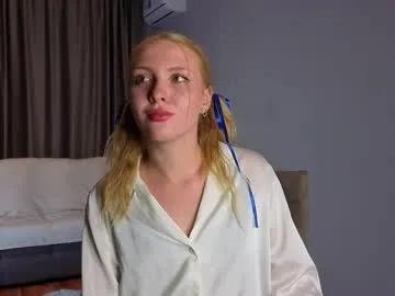 cleverblond — Goal: Maybe it's time to take off my bra? Step one, remove the first trouser)   Im #new #shy #bigass #18 #teen [20 tokens remaining]