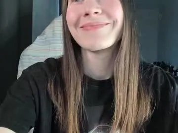 courtney_luv — GOAL: drooling on pussy [100 tokens remaining]  Welcome to my room!  #18 #new #squirt #lovense #skinny