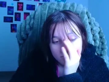 evie_leee — GOAL: Change outfit [150 tokens remaining] Welcome to my room! <3 #new #teen #shy #cute #18