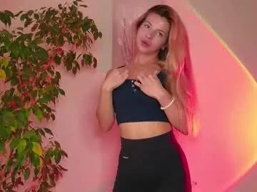 foxy_vibes — GOAL: Tease top | I'm Ammy and this my first day here #bigass #blonde #skinny #natural #teen [77 tokens remaining]